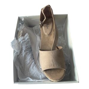 Brand New Style & Co Tan Espadrilles size 12